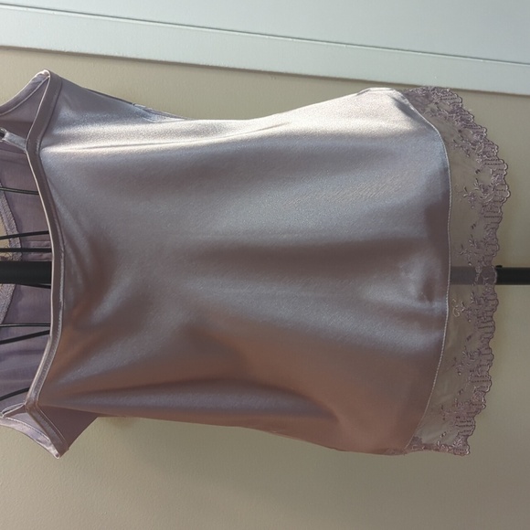 Gorgeous lavender camisole - Picture 6 of 9
